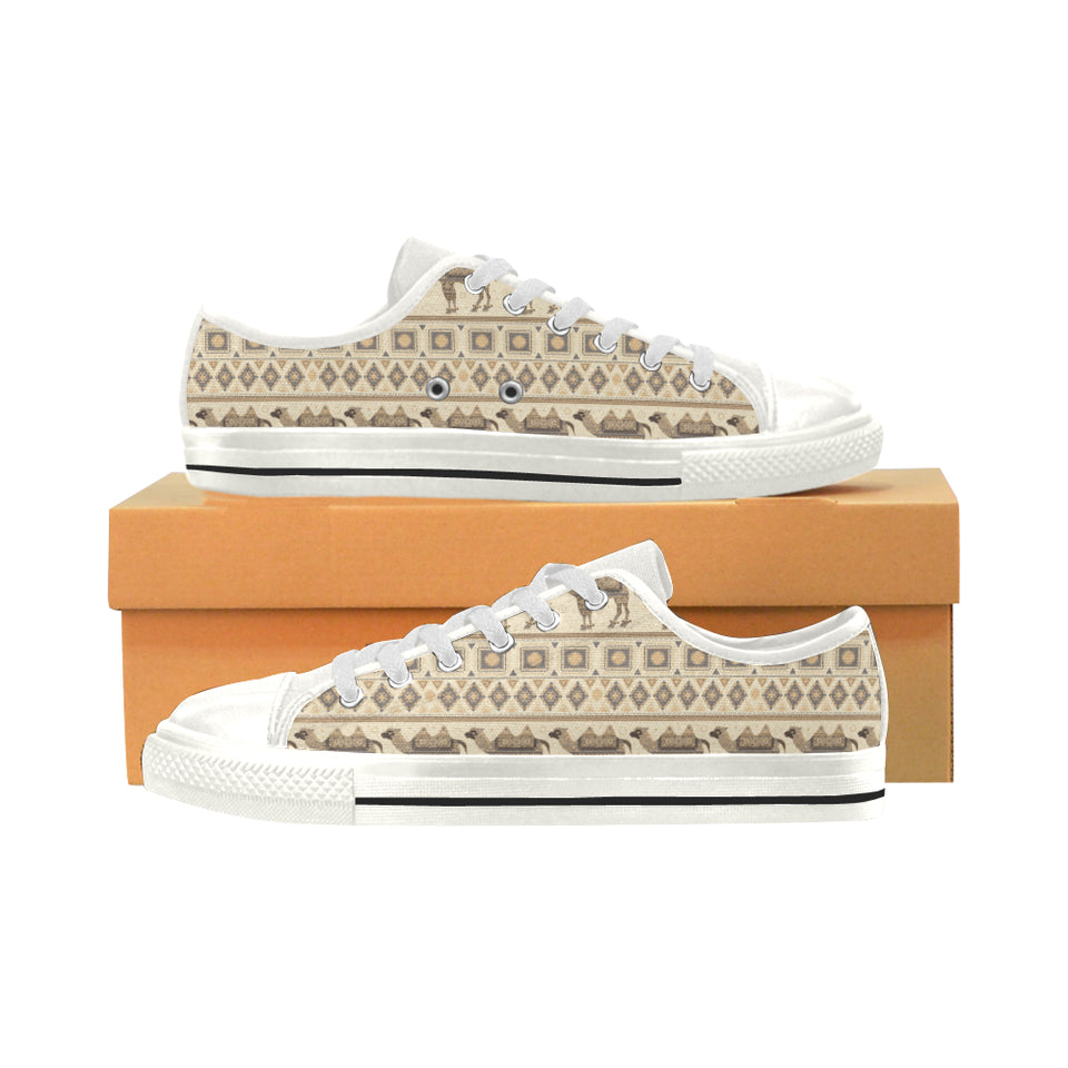 Traditional Camel Pattern Ethnic Motifs Women's Low Top Canvas Shoes White