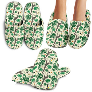 Giraffe Pattern Print Design 02 Slippers