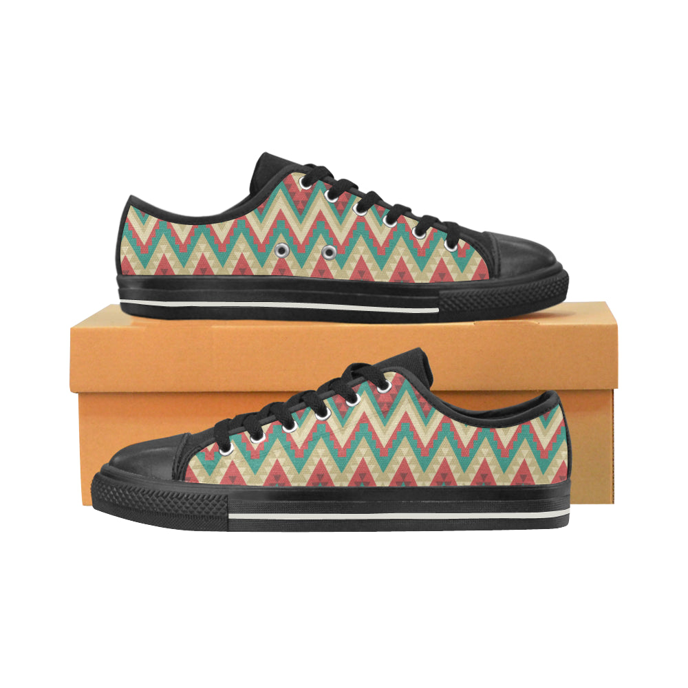 Zigzag Chevron Pattern Men's Low Top Canvas Shoes Black