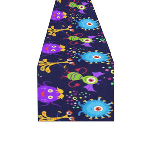 Alien Pattern Print Design 01 Table Runner