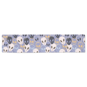 Alien Pattern Print Design 05 Table Runner