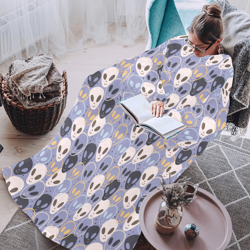 Alien Pattern Print Design 05 Blanket Robe with Sleeves