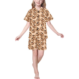Pretzels Pattern Print Design 02 Kids' Boys' Girls' V-Neck Short Pajama Set
