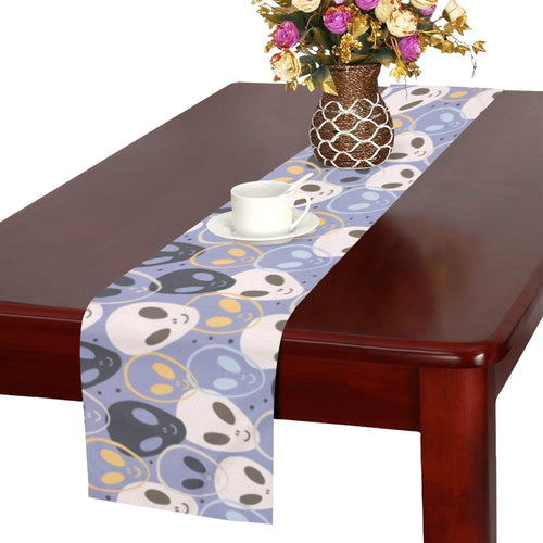 Alien Pattern Print Design 05 Table Runner