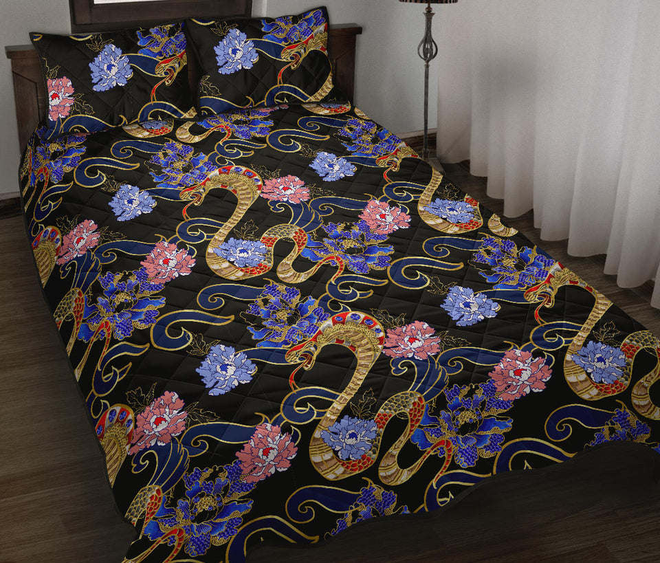 Snake Flower Pattern Quilt Bed Set