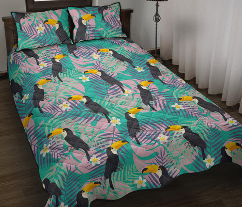 Toucan Pattern Background Quilt Bed Set