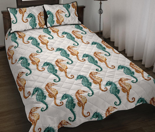 Seahorse Pattern Background Quilt Bed Set