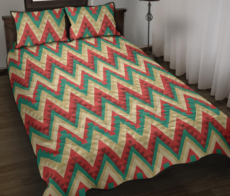 Zigzag Chevron Pattern Quilt Bed Set