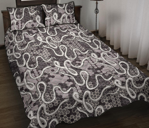 Snake Gray Pattern Quilt Bed Set