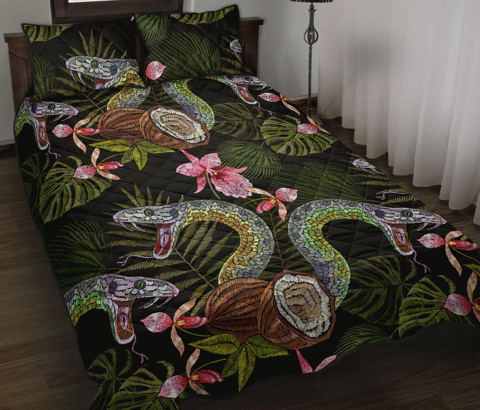 Snake Leaves Coconut Pattern Quilt Bed Set