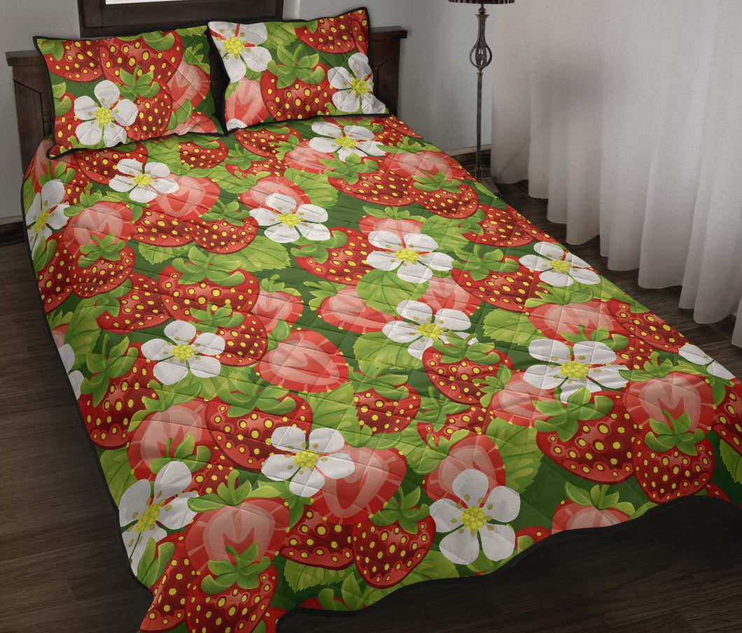 Strawberry Leaves Flower Pattern Quilt Bed Set