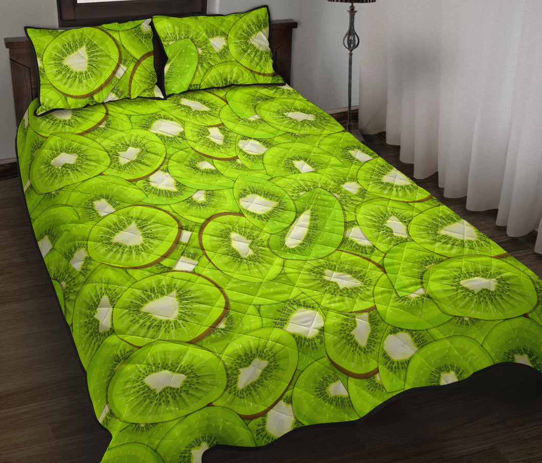 Sliced Kiwi Pattern Quilt Bed Set