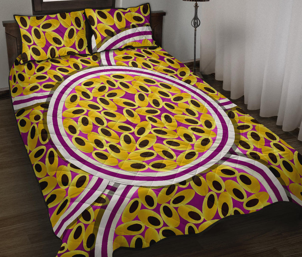 Passion Fruit Seed Pattern Quilt Bed Set