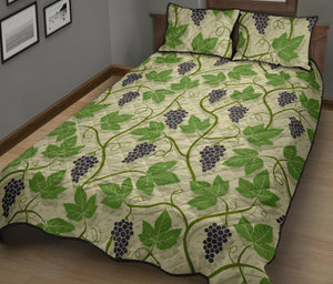 Grape Leaves Pattern Quilt Bed Set