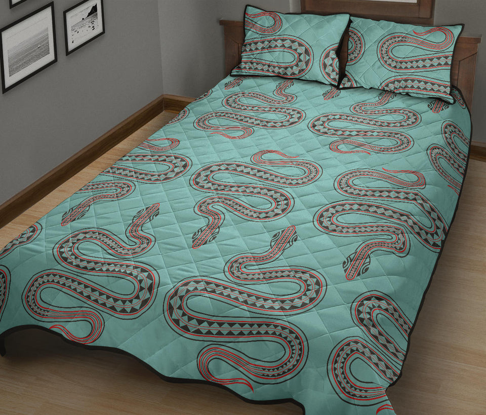 Snake Tribal Pattern Quilt Bed Set