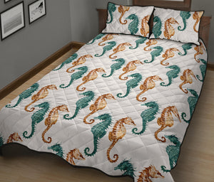 Seahorse Pattern Background Quilt Bed Set