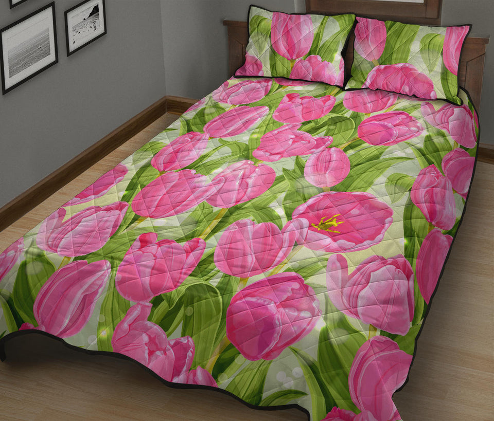 Pink Tulip Pattern Quilt Bed Set