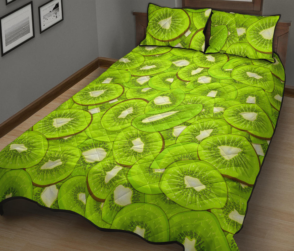 Sliced Kiwi Pattern Quilt Bed Set