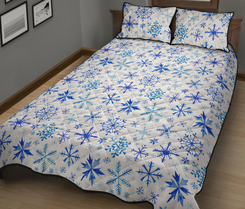 Blue Snowflake Pattern Quilt Bed Set