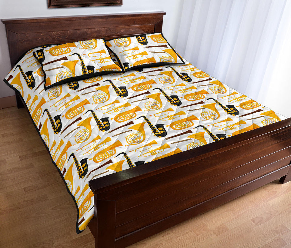 Saxophone Theme Pattern Quilt Bed Set