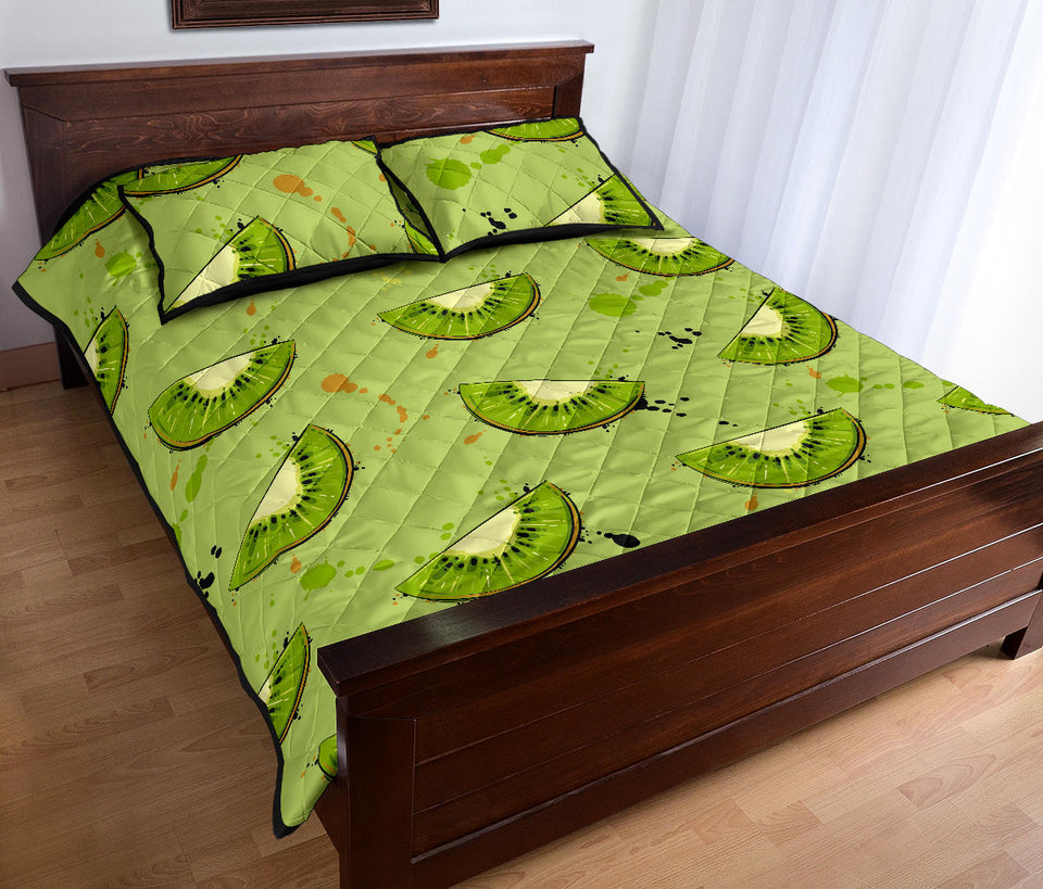 Kiwi Pattern Background Quilt Bed Set