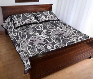 Snake Gray Pattern Quilt Bed Set