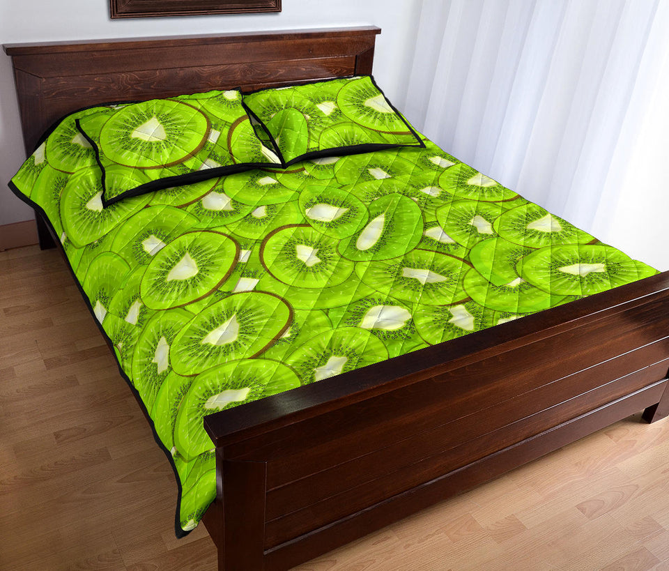 Sliced Kiwi Pattern Quilt Bed Set