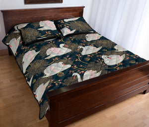 Swan Pattern Quilt Bed Set