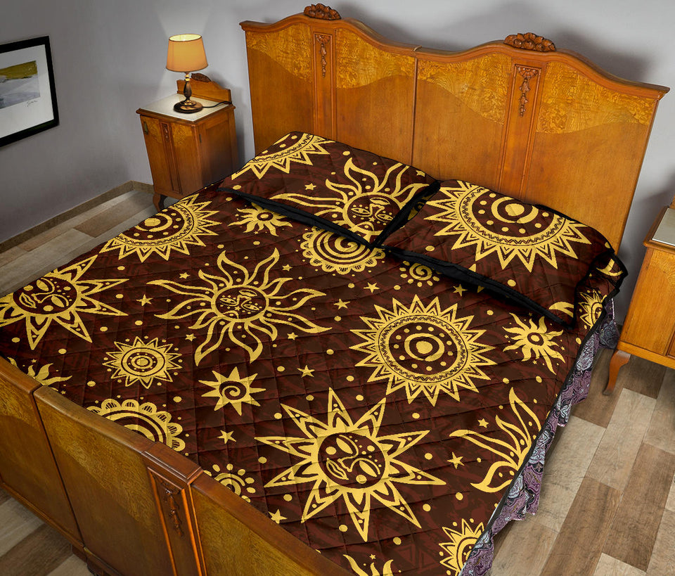 Hand Drawn Sun Pattern Quilt Bed Set