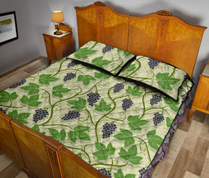 Grape Leaves Pattern Quilt Bed Set