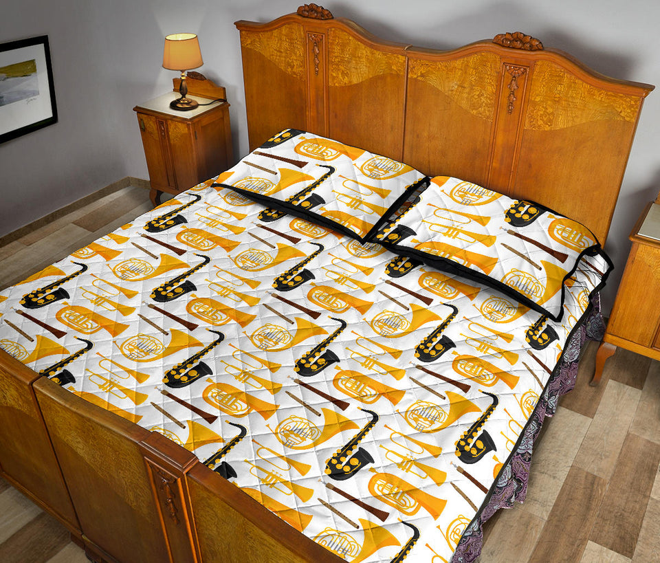 Saxophone Theme Pattern Quilt Bed Set