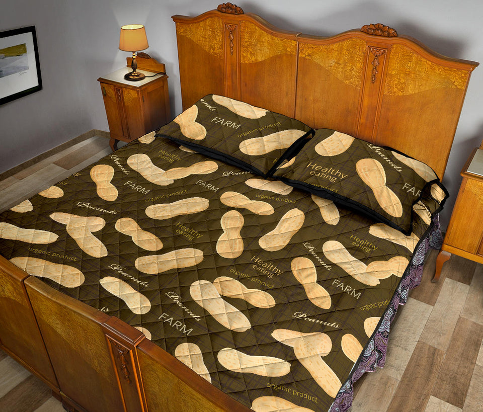 Peanut Pattern Green Background Quilt Bed Set