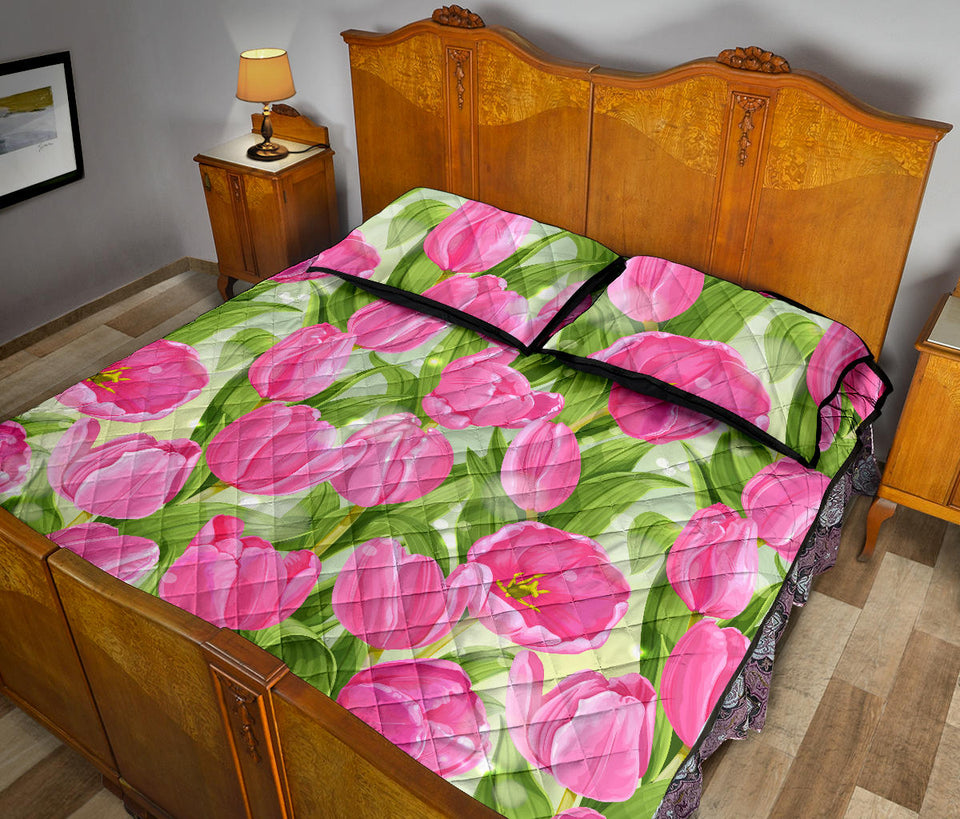 Pink Tulip Pattern Quilt Bed Set