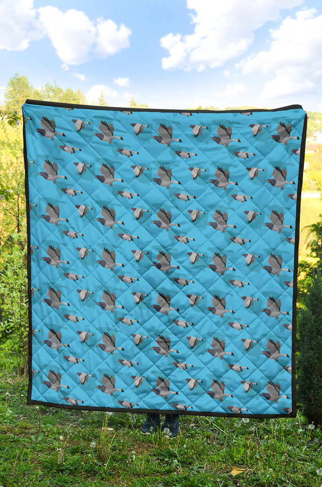 Pigeon Pattern Print Design 05 Premium Quilt