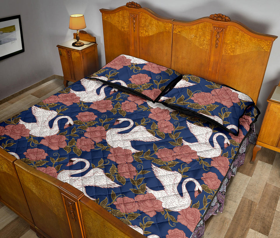 Swan Rose Pattern Quilt Bed Set