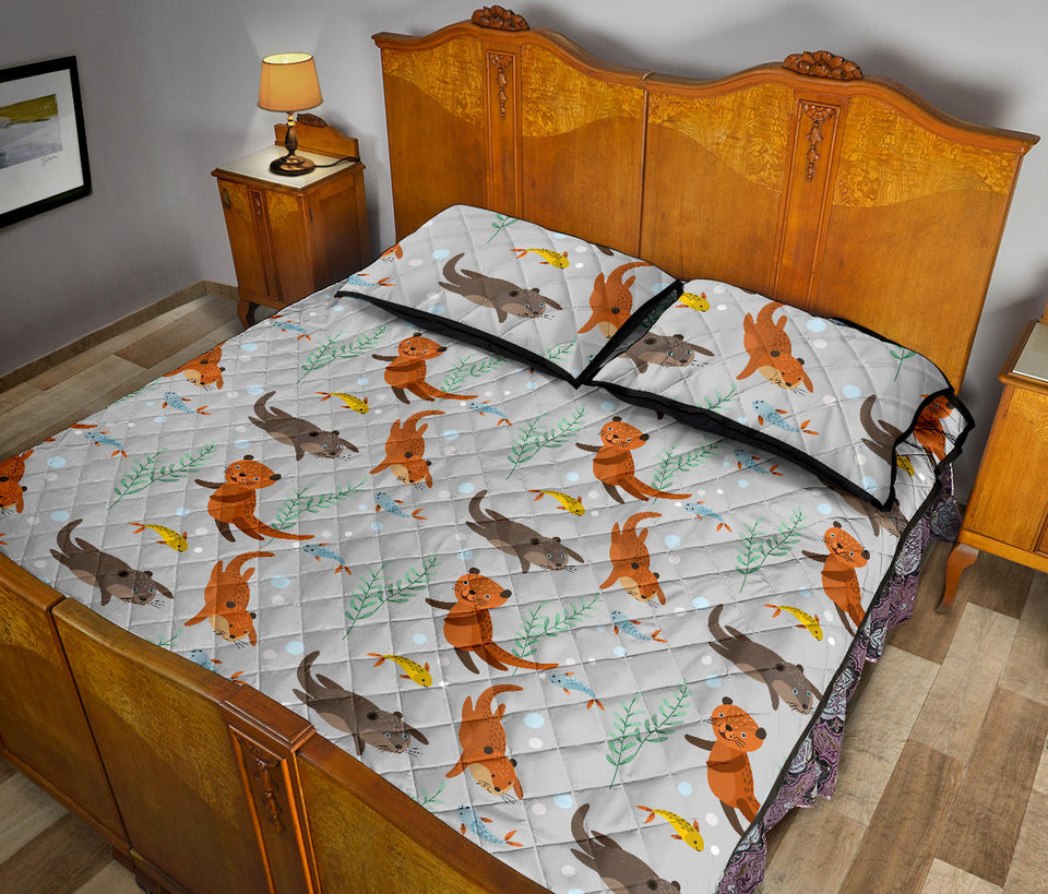 Swimming Fish Otter Pattern Quilt Bed Set