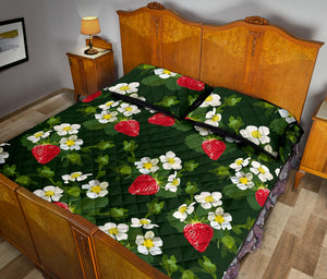 Strawberry Pattern Background Quilt Bed Set