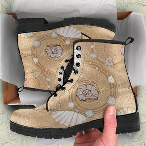 Shell Pattern Sand Leather Boots
