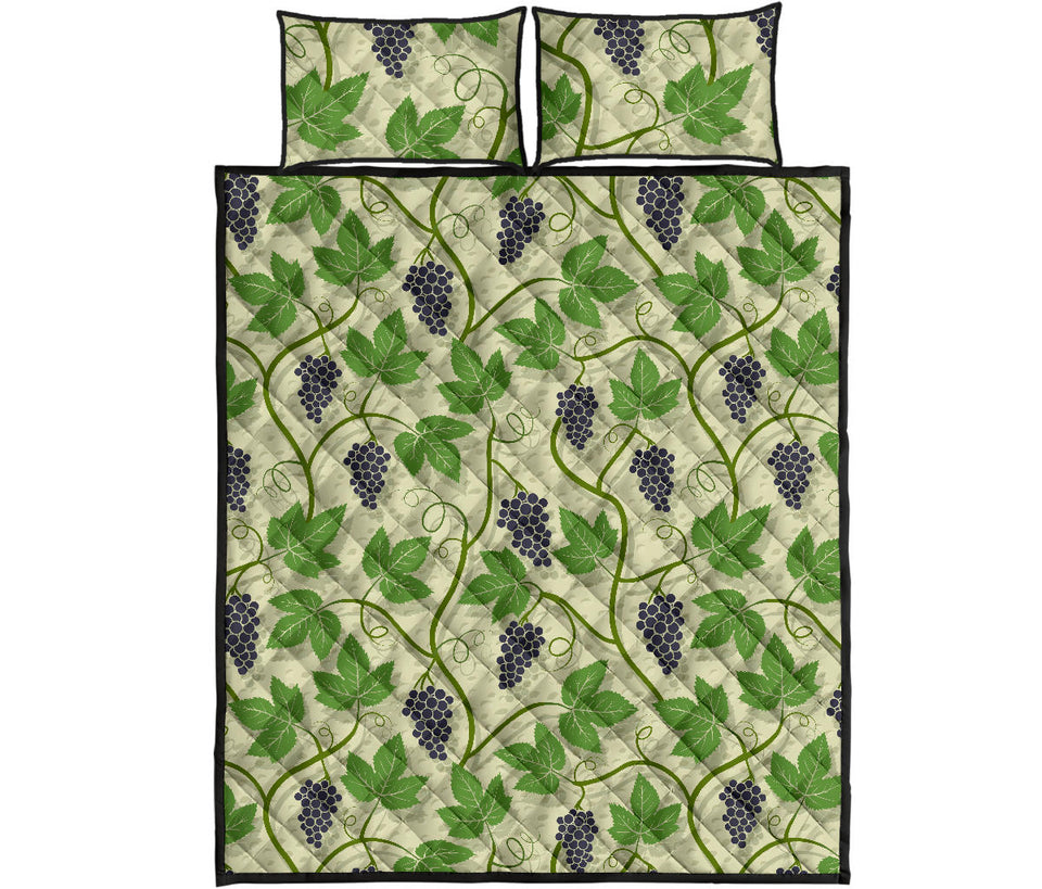 Grape Leaves Pattern Quilt Bed Set