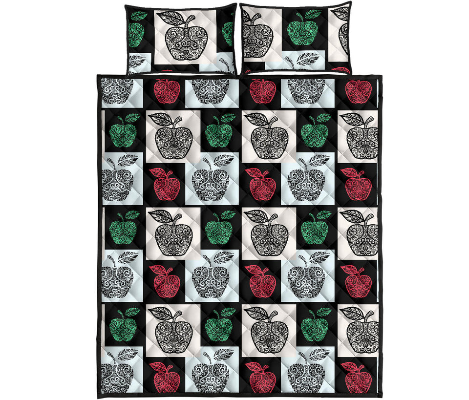 Apple Tribel Pattern Quilt Bed Set